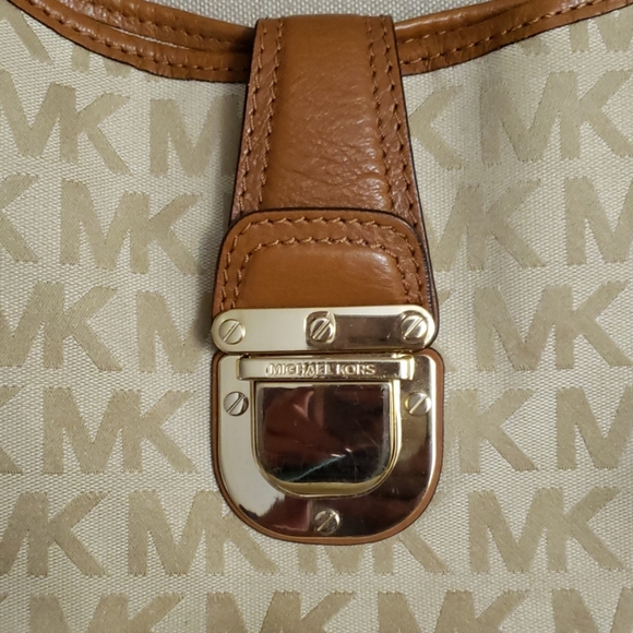 Micheal Kors bag - Picture 4 of 4